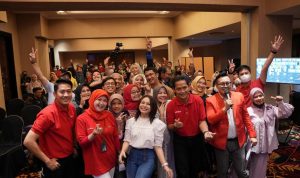 Rossa saat menghadiri meet and greet dengan penggemar di Trans Luxury Hotel, Rabu (28/7) sebelum konser malam nanti. (ist)
