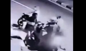 Aksi begal di Pulogadung yang berhasil terekam kamera CCTV milik warga.