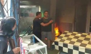 Depresi, Anak Ngamuk hingga Bakar Rumah Orang Tua Depresi, Anak Bakar Rumah Orang Tua