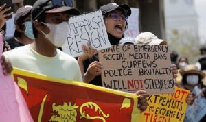 Nego Bangkrut Krisis ekonomi, Warga Sri Lanka unjuk rasa menuntut Presiden Gotabaya Rajapaksa mundur.-Istimewa-