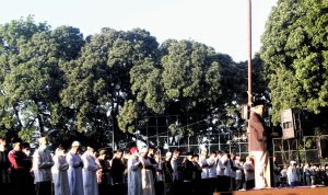 Pelaksanaan sholat idul jamaah Muhammadiyah di lapang Lodaya Bandung. Sabtu (9/7). Foto. Deni Jabar Ekspres.