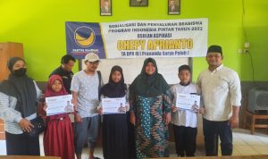 Salurkan Beasiswa PIP, Ketua DPP GPND Harap Tidak Ada Siswa Putus Sekolah di Subang
