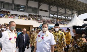 Menko Airlangga Hartarto ketika menghadiri Hari Jadi Kabupaten Kendal sekaligus memperingati hari anak.