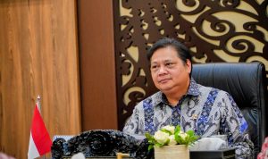 Menko Airlangga Hartarto ketika menghadiri seminar nasional