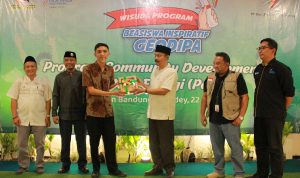 PT Geo Dipa Energi (Persero) memberikan beasiswa inpiratif Geodipa kepada Yayasan Inspirasi Anak Bangsa.