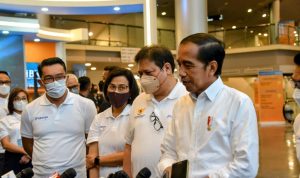 Airlangga Hartarto Ditunjuk Jadi Ketua Dewan Nasional KEK Presiden Joko Widodo didampingi Menko Airlangga Hartarto dan Menkeu Sri Mulyani.
