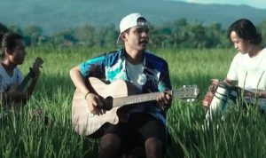 Lagu Viral TikTok, Full Senyum Sayang, Lirik dan Terjemahannya (youtube: EVAN LOSS)