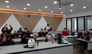 Bikers Pengguna Honda PCX di Bekasi Ikuti Pelatihan Safety Riding