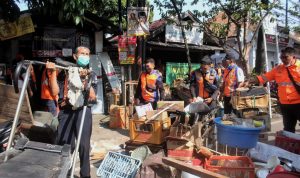 Kuasa Hukum Warga Jalan Laswi: Ini Kejahatan Kemanusiaan Kuasa Hukum Warga Jalan Laswi: Ini Kejahatan Kemanusiaan