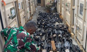 Ratusan senjata dalam 1 Tricon Container yang disegel oleh Bea Cuaki Lampung. (ist)