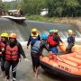 Susur Sungai Cisadane, Dirut Perumda Tirta Pakuan Kota Bogor Temukan Tumpukan Sampah, Popok Hingga Sofa