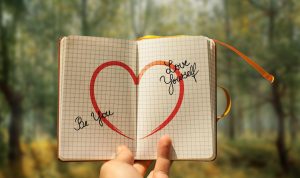 Mencintai Tidak Harus Mempunyai Pasangan, Begini Cara untuk Bisa Self Love