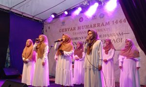 Ilustrasi; membacakan lirik Shalawat nariyah, (Foto: Sandi Nugraha/Jabar Ekspres)