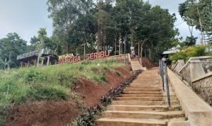 Tangga Seribu di Desa Cibiru Wetan Bandung, Tanah Carik Disulap Jadi Wisata Ciamik