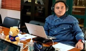 Pengamat Ekonomi Universitas Pasundan, Acuviarta Kartabi menyoroti wacana kebijakan kenaikan BBM yang berkaitan dengan tahun politis.