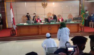 Habib Bahar Divonis Kurungan 6 bulan 15 hari Suasana sidang vonis Kepada Habib Bahar bin Smith di PN Bandung. Selasa (16/8). Foto. Sandi Nugraha.