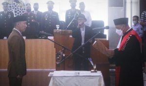 Ganti Pimpinan, Rusli Prihatevy Resmi Jadi Wakil Ketua DPRD Kota Bogor Rusli Prihatevy saat dilantik menjadi Wakil Ketua DPRD Kota Bogor, Selasa (16/08). (Yudha Prananda)
