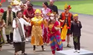 Kemeriahan penampilan Farel Prayoga saat menyanyikan lagi 'Ojo Dibandingke' di istana negara. (tangkapan layar youtube)