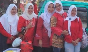 Rekomendasi Outfit Merah Putih untuk Rayakan Agustusan
