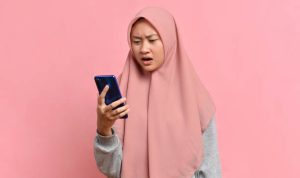 Panik saat mengtahui pesan WhatsApp yang penting ternyata terhapus, begini cara mengembalikannya.