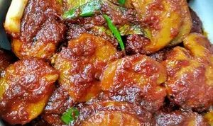 Ilustrasi semur jengkol, Tips mengolah jengkol agar empuk dan tidak bau saat dimakan. (cookpad)