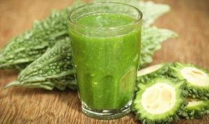 Jus Pare, dipercaya mampu menurunkan berat badan bila dikonsumsi rutin dan tanpa tambahan pemanis.
