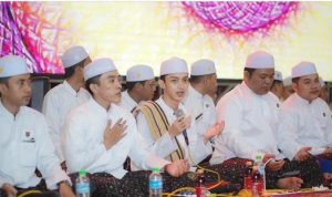 Mengenal Majelis Sholawat Syubbanul Muslimin, Sukses Ubah Ribuan Pemabuk jadi Santri Salah satu penampilan Majelis Sholawat Syubbanul Muslimin dengan Gus Azmi sebagai vokal utama. (instagram @syubbanul Muslimin)
