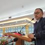 Pakar ekonomi Universitas Pasundan (Unpas), Acuviarta Kartabi menilai rencana pemerintah yang akan menaikan harga BBM dirasa kurang tepat.