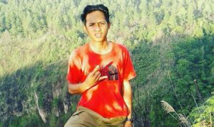 Bharada E saat muda yang menyukai memanjat gunung (instagram @r.lumiu)