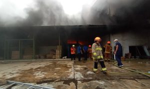 Salah satu kejadian kebakaran, dari 99 kasus kebakaran yang terjadi di Kota bandung. foto; Sandi Nugraha