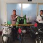 Kapolresta Bandung, Kombes Pol Kusworo Wibowo tengah memperlihatkan barang bukti kasus curanmor. (Yanuar/Jabar Ekspres)