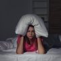 Terbangun Tidur pada Malam Hari, Inilah Penyebabnya