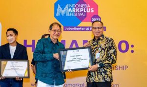 Dirut bank bjb Raih Penghargaan Industry Marketing Champion 2022 dari MarkPlus Dirut bank bjb Raih Penghargaan Industry Marketing Champion 2022