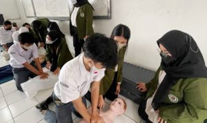 FK Unjani Gelar Pelatihan BHD di SMAN 9 Bandung