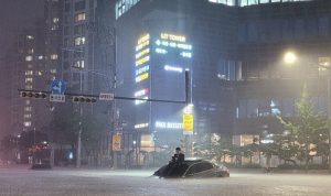 Banjir di Seoul Buat Listrik Kota Padam hingga Telan Korban 7 Orang Tewas, 6 Hilang Banjir di Seoul Buat Listrik Kota Padam hingga Telan Korban 7 Orang Tewas, 6 Hilang