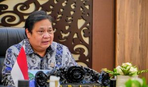 Menteri Koordinator Bidang Perekonomian Airlangga Hartarto ketika memimpin rapat kerja secara virtual.