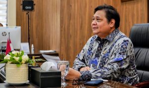 Menteri Koordinator Bidang Perekonomian Airlangga Hartarto ketika menghadiri salah satu acara secara virtual