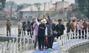 Disambut Antusias, Ridwan Kamil Ajak Warga Jaga Kebersihan dan Ketertiban Situ Rawa Kalong