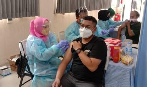 3.704 Nakes di Jabar Telah Mendapatkan Vaksinasi Dosis 4