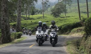 Komunitas Honda “Touring Bari Hunting” ke Ciwidey