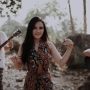 Lagu Asmalibrasi -Soegi Bornean, Lirik dan Maknanya, "Jadikan hanya aku satu-satunya..."