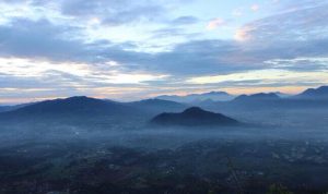 Misteri Kuburan di Puncak Gunung Manglayang