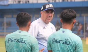 Tagar #ReneOut Kembali Mendesak Pucuk Trending Twitter usai Persib Dihancurkan Borneo FC