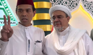 Ustad Abdul Somad Bertemu Habib Rizieq Shihab, Hingga Sentil Bisnis Gelap Perjudian 303, UAS: HRS Dimusuhi Pebisnis Gelap Ustad Abdul Somad Bertemu Habib Rizieq Shihab, Hingga Sentil Bisnis Gelap Perjudian 303, UAS: HRS Dimusuhi Pebisnis Gelap