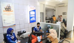 Cerita Nasabah Rasakan Manfaat Gerai SENYUM: Layanan Lengkap dan Mudah Layanan di gerai Senyum BRI yang diserbu nasabah. (ist)