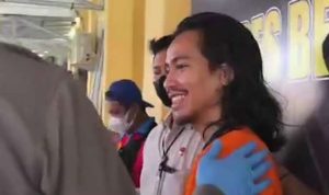 Rahmat Dani, Pelaku mutilasi kucing tampak tidak menyesal dan masih bisa tertawa selama proses pemeriksaan. -oganilir.co-