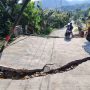 Kondisi Desa Bojong Koneng, Kecamatan Babakan Madang, Kabupaten Bogor, paska pergerakan tanah . Kamis (15/9). Foto : Sandika Fadilah/Jabarekpres.com