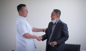 MESRA: Ketua Komisi III DPRD Kota Bogor Iwan Iswanto (kanan) bersama Ketua Kadin Kota Bogor Almer Faiq. (Yudha Prananda / Jabar Ekspres)