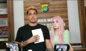 Istri Dihina, Robby Shine Tuntut Billy Syahputra Minta Maaf atau Ini yang Akan Terjadi Istri Dihina, Robby Shine Tuntut Billy Syahputra Minta Maaf atau Ini yang Akan Terjadi