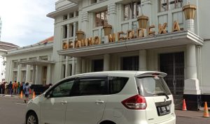 Gedung Merdeka, Kota Bandung yang sempat mengalami kerusakan. Komunitas Aleut menyayangkan hal itu. Foto. Sandi Nugraha